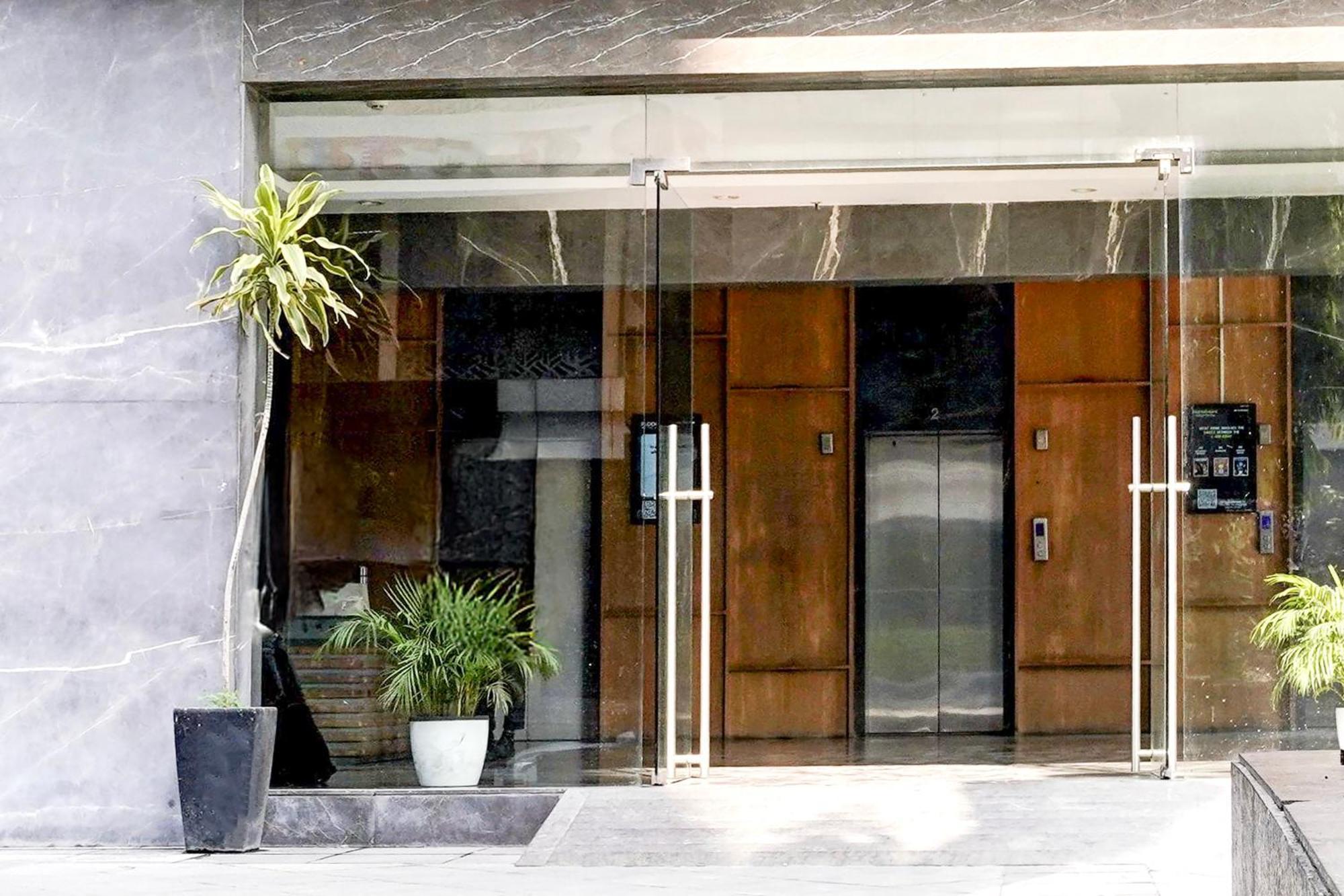 Super Townhouse Pbg Mall Vashi Turambhe Bagian luar foto