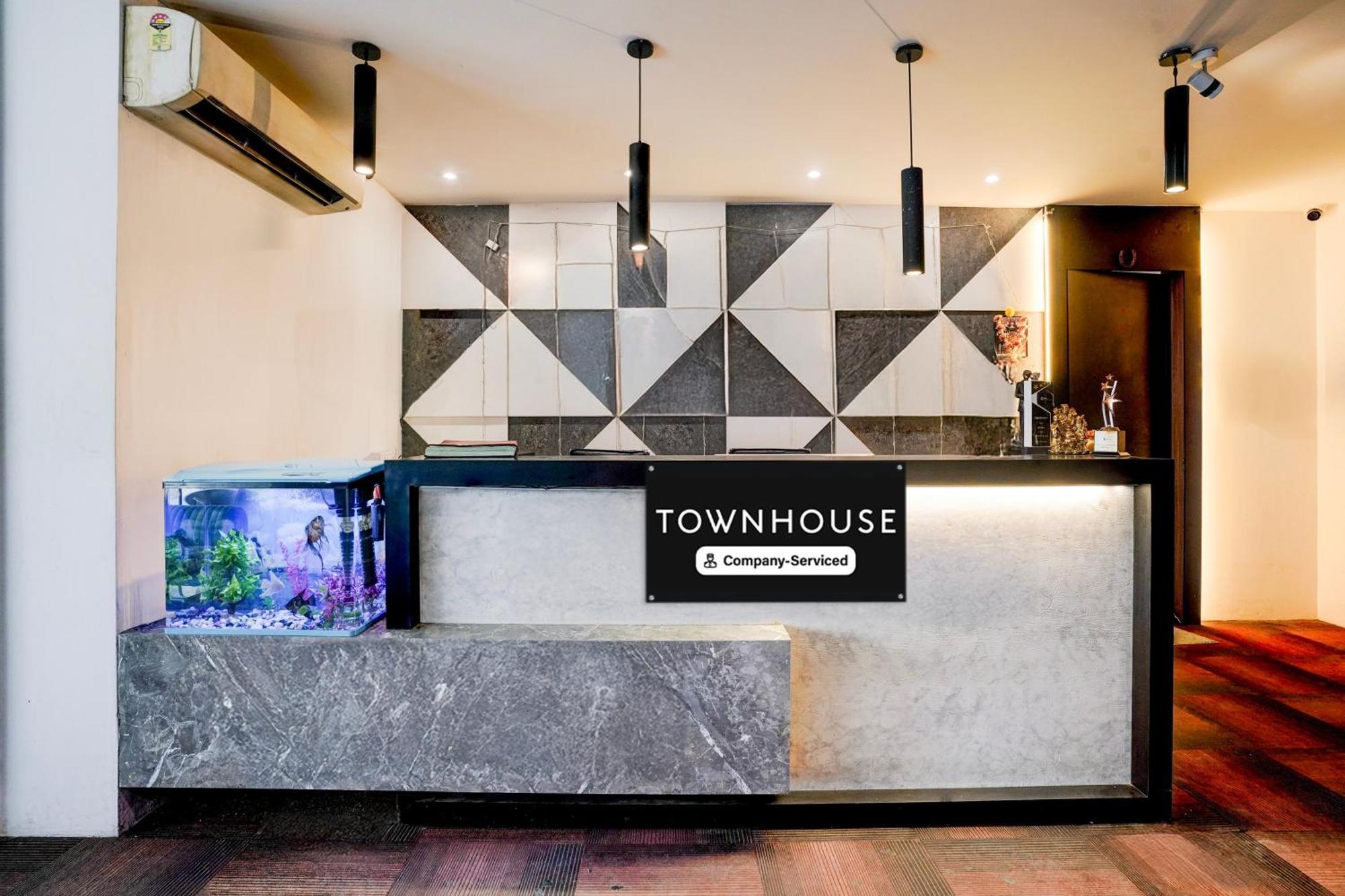 Super Townhouse Pbg Mall Vashi Turambhe Bagian luar foto